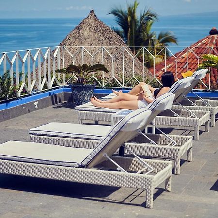 Hotel Luxury Patio Azul (Adults Only) Пуэрто-Вальярта Экстерьер фото Rooftop pool at the Hotel