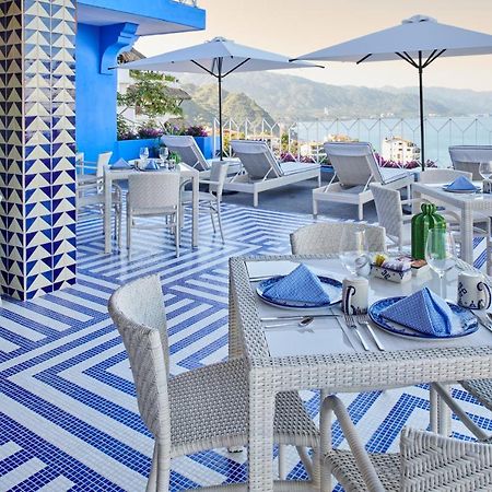Hotel Luxury Patio Azul (Adults Only) Пуэрто-Вальярта Экстерьер фото The rooftop bar at the hotel