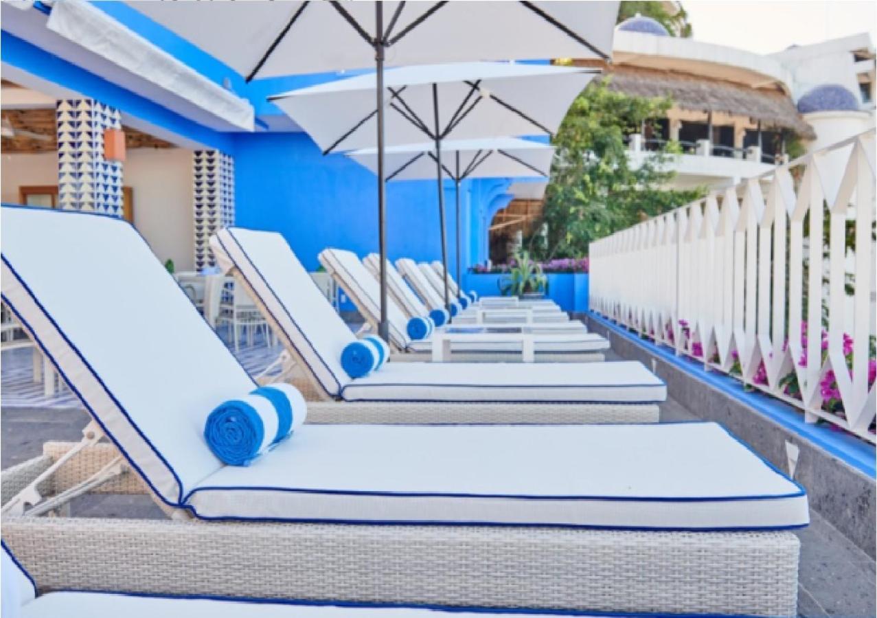 Hotel Luxury Patio Azul (Adults Only) Пуэрто-Вальярта Экстерьер фото The pool at the Bel Air Hotel