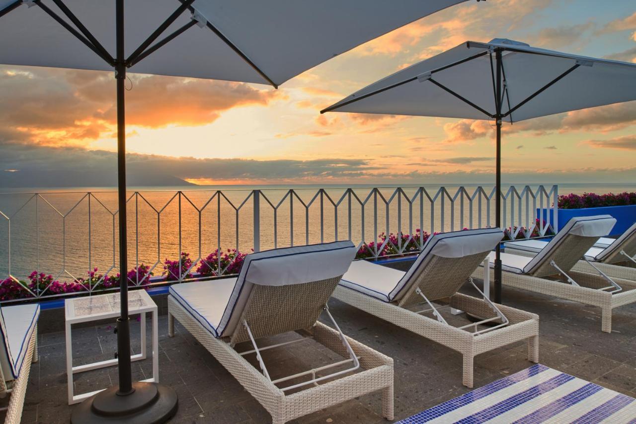 Hotel Luxury Patio Azul (Adults Only) Пуэрто-Вальярта Экстерьер фото The rooftop pool at the Hotel