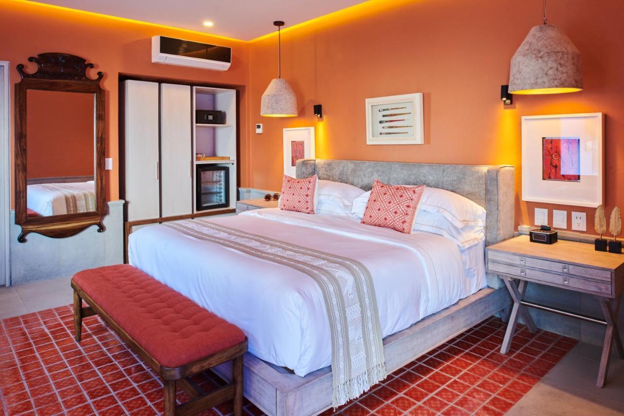 Hotel Luxury Patio Azul (Adults Only) Пуэрто-Вальярта Экстерьер фото A bedroom at the hotel