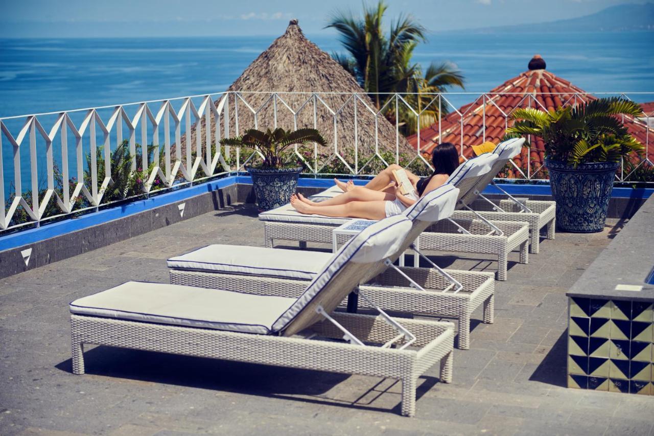 Hotel Luxury Patio Azul (Adults Only) Пуэрто-Вальярта Экстерьер фото Rooftop pool at the Hotel