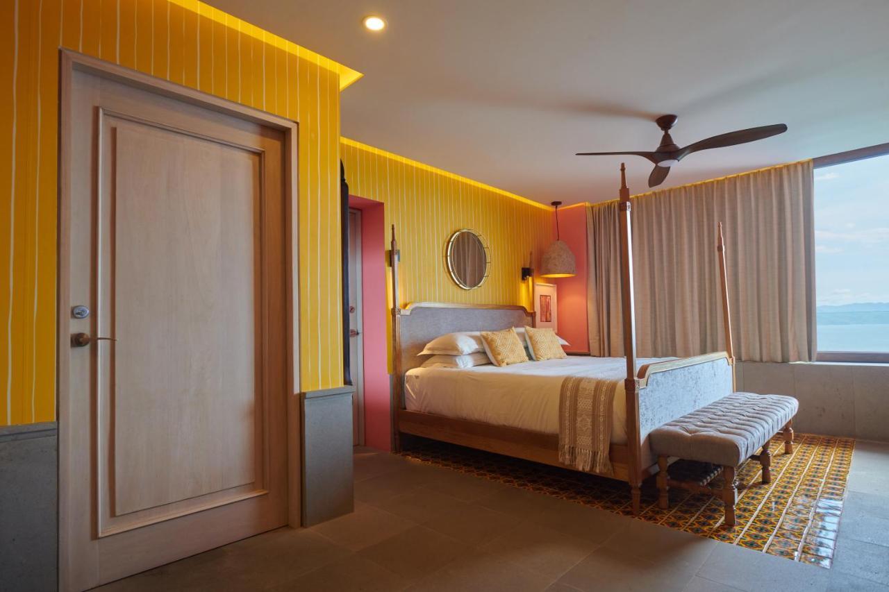 Hotel Luxury Patio Azul (Adults Only) Пуэрто-Вальярта Экстерьер фото A bedroom at the hotel