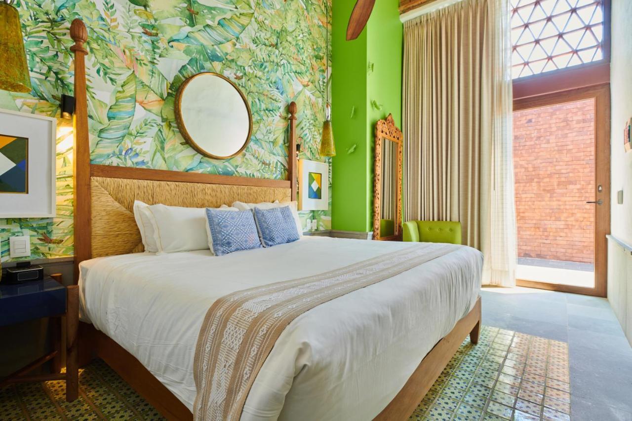 Hotel Luxury Patio Azul (Adults Only) Пуэрто-Вальярта Экстерьер фото A bedroom at the hotel