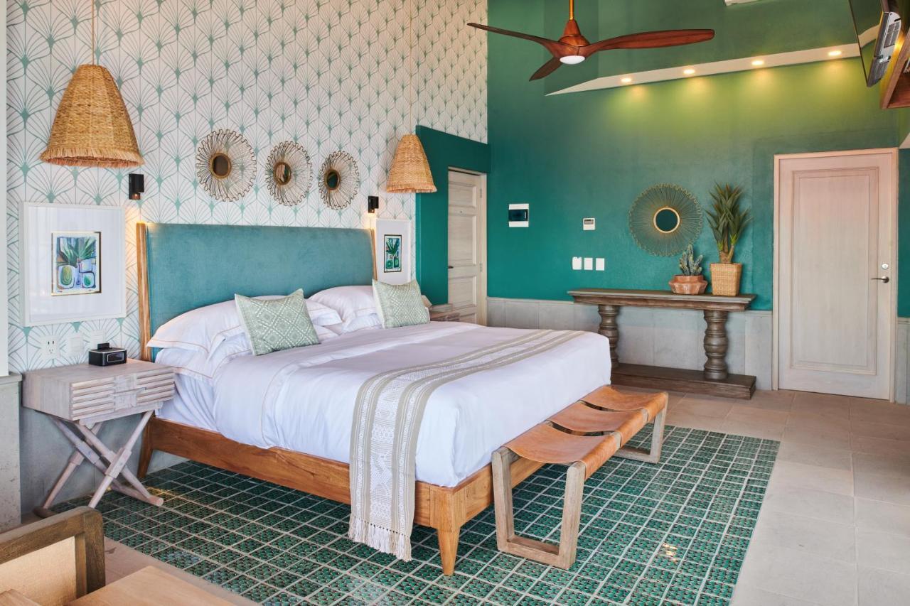 Hotel Luxury Patio Azul (Adults Only) Пуэрто-Вальярта Экстерьер фото A bedroom at the hotel