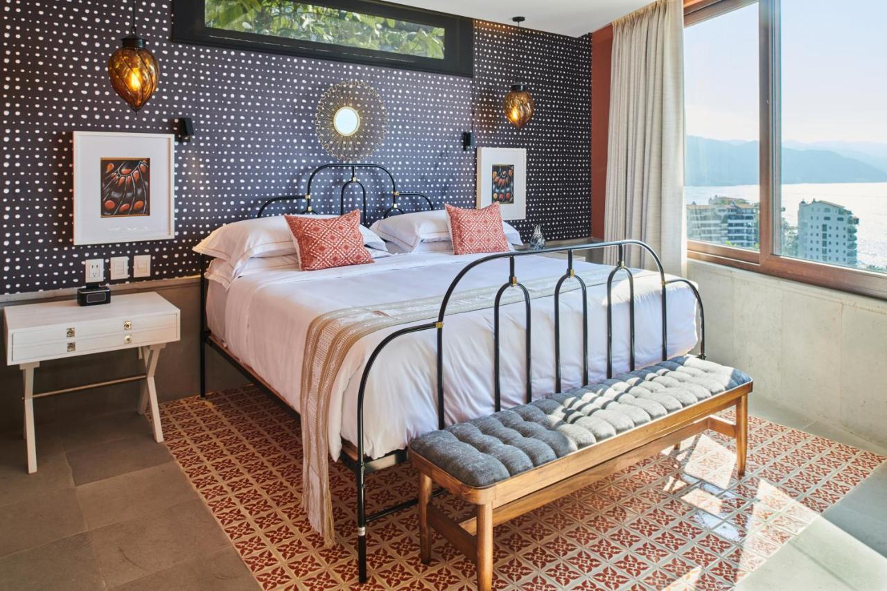 Hotel Luxury Patio Azul (Adults Only) Пуэрто-Вальярта Экстерьер фото A bedroom at the hotel