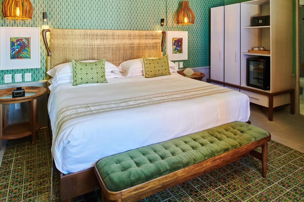 Hotel Luxury Patio Azul (Adults Only) Пуэрто-Вальярта Экстерьер фото A bedroom at the Hotel Habita