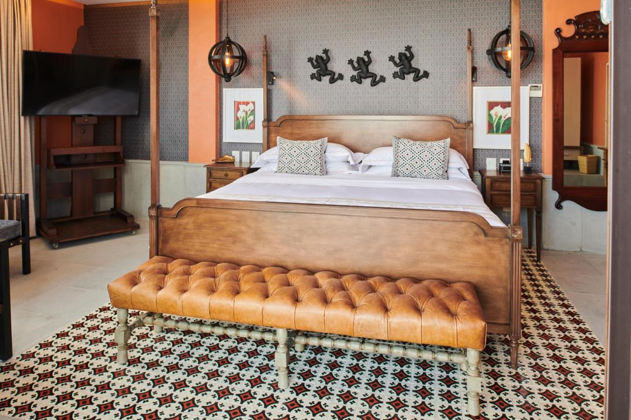 Hotel Luxury Patio Azul (Adults Only) Пуэрто-Вальярта Экстерьер фото A bedroom at the hotel