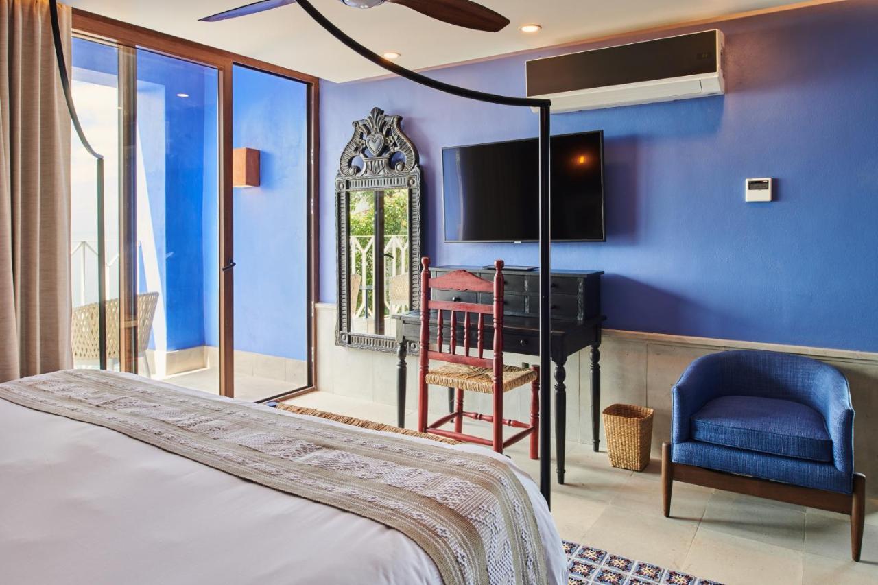Hotel Luxury Patio Azul (Adults Only) Пуэрто-Вальярта Экстерьер фото A room at the hotel