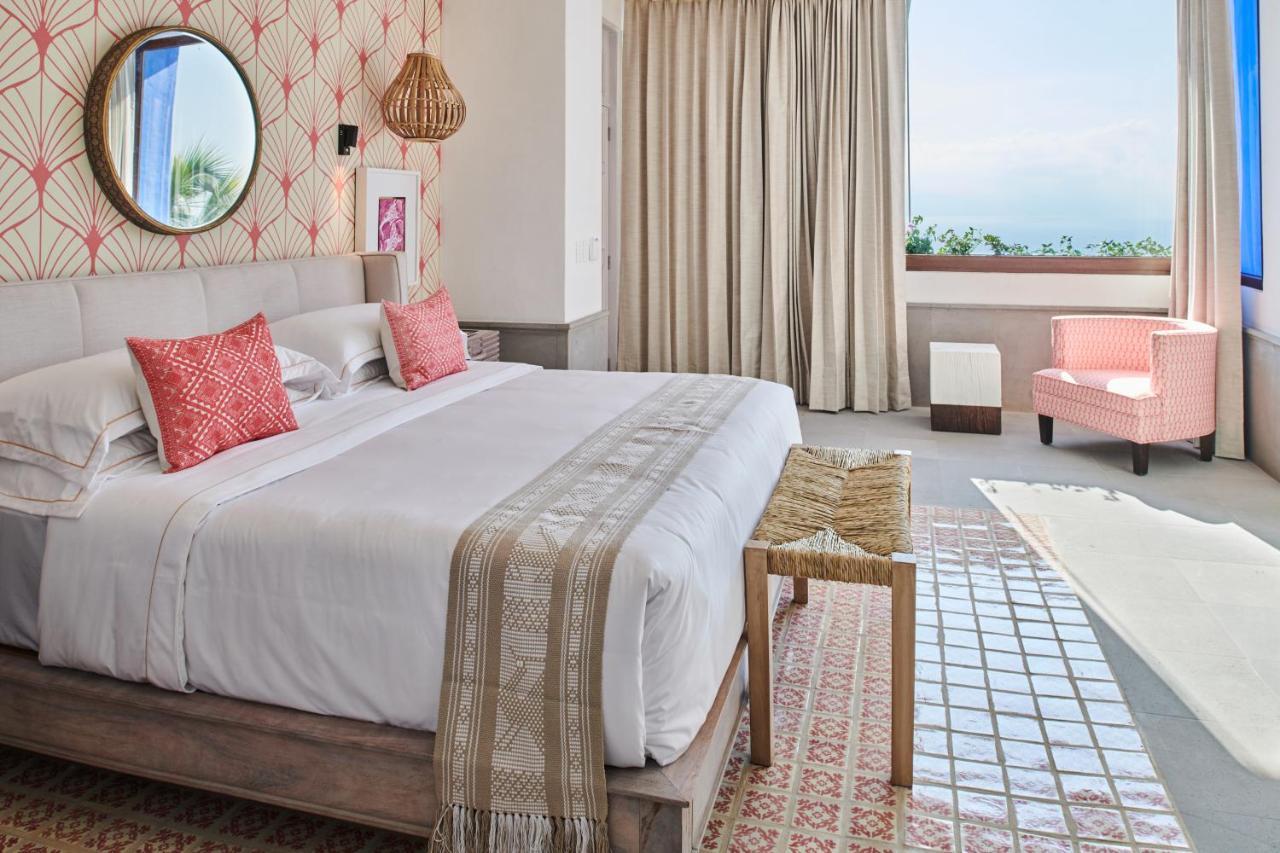 Hotel Luxury Patio Azul (Adults Only) Пуэрто-Вальярта Экстерьер фото A bedroom at the hotel