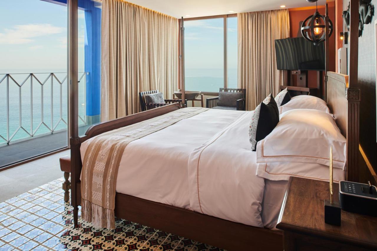 Hotel Luxury Patio Azul (Adults Only) Пуэрто-Вальярта Экстерьер фото A bedroom at the hotel